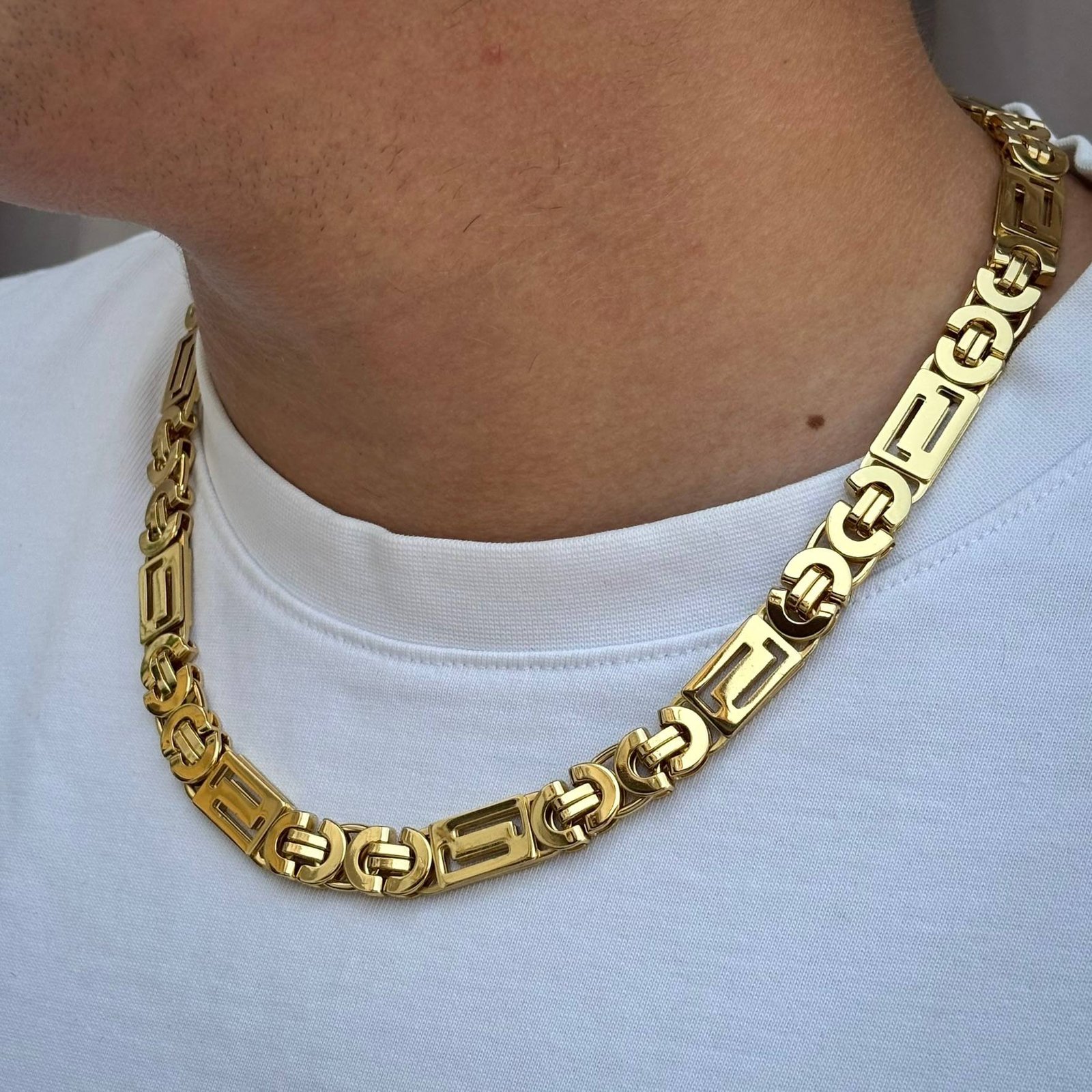 Cadena Rectangular plana con labrado de Versace