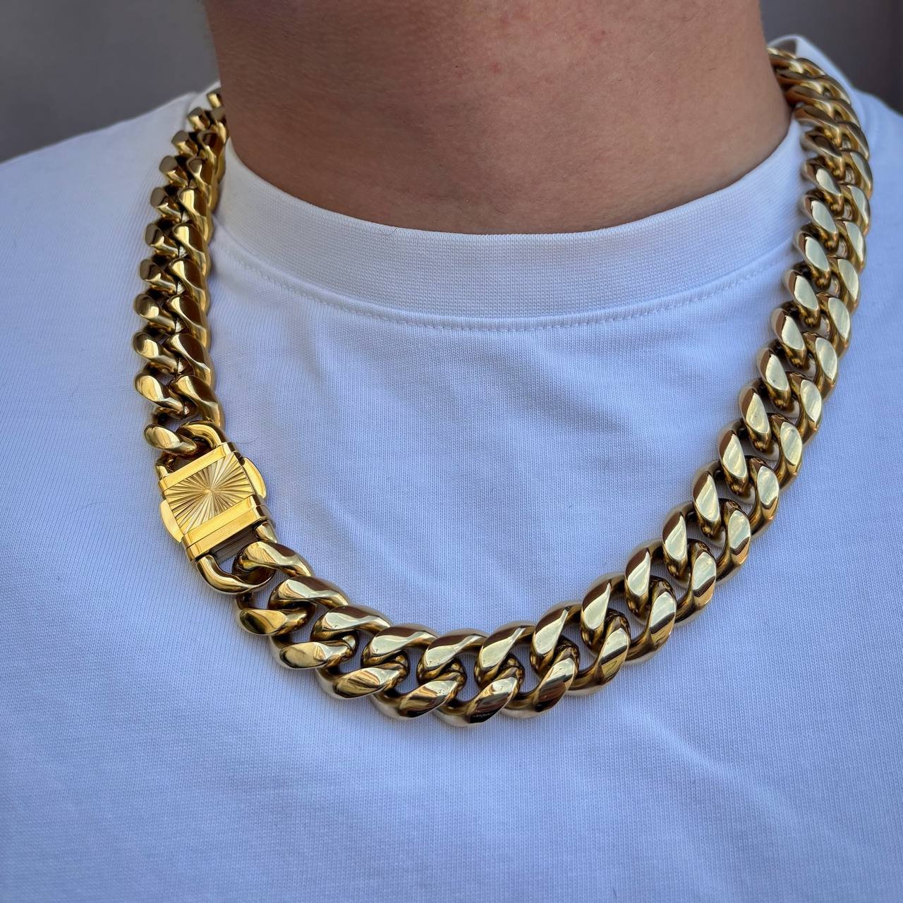 Cubana con cierre de sol