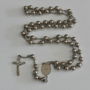 Rosario Clásico de acabado Plateado