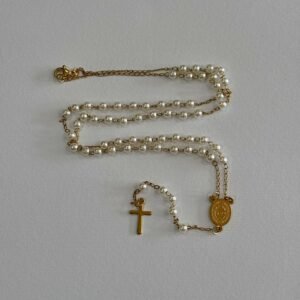 Rosario de Perlas Blancas