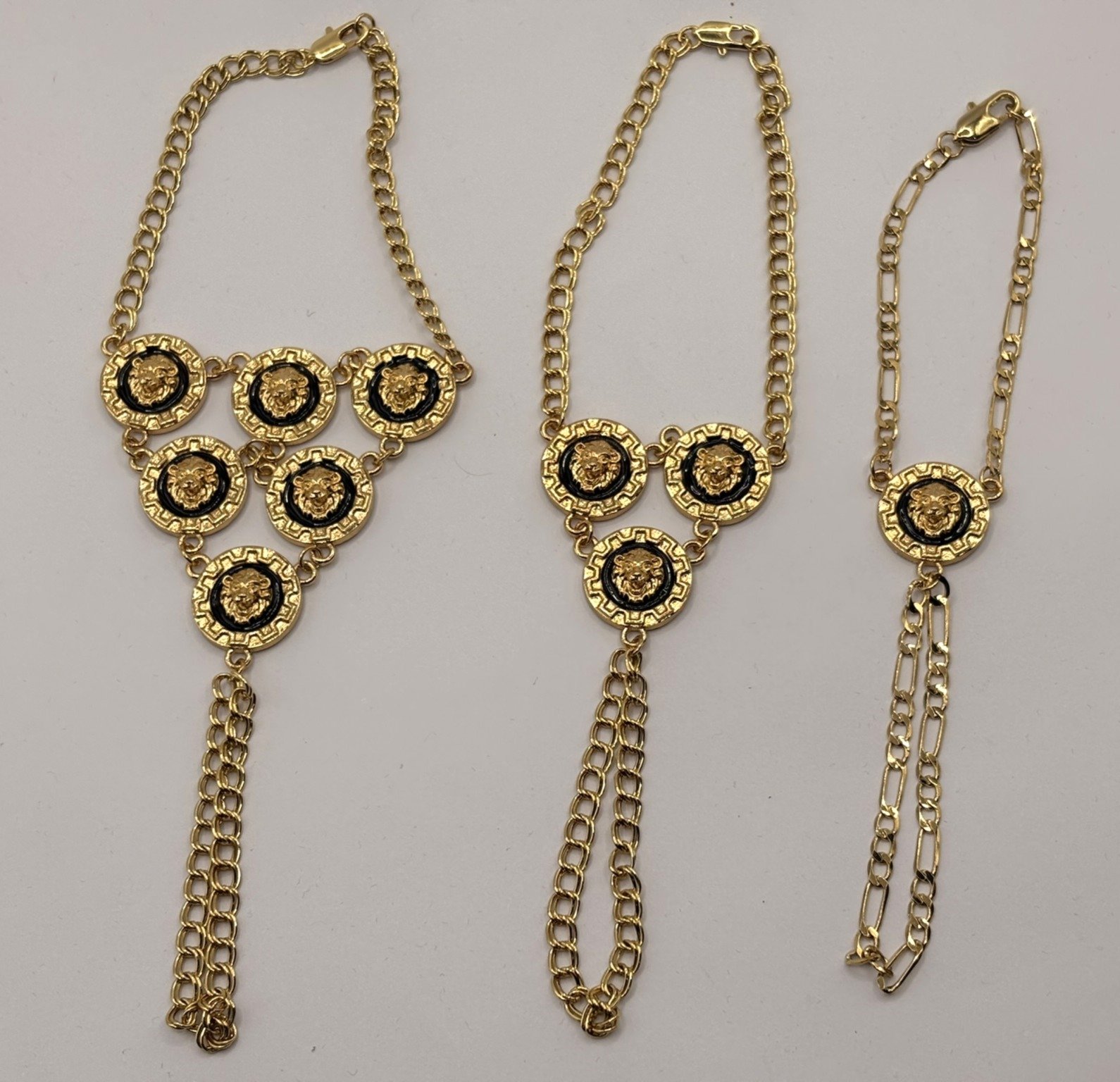 Manita Leon de Versa